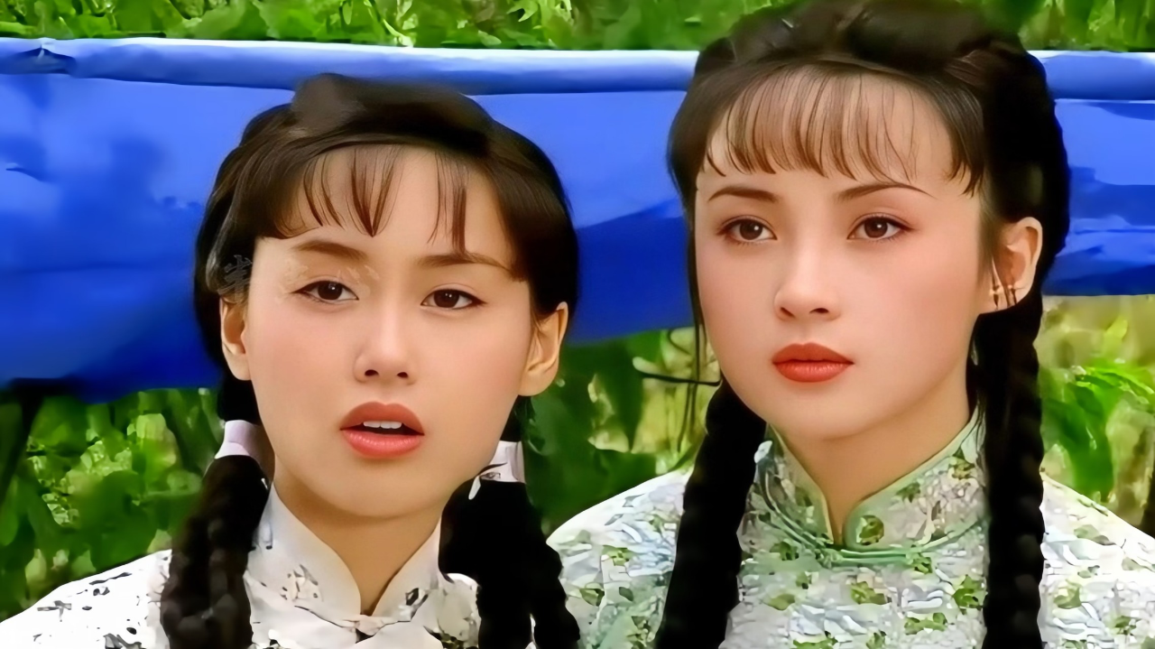 当23岁大陆美人蒋勤勤遇到27岁港风美人朱茵.你觉得谁更好看?
