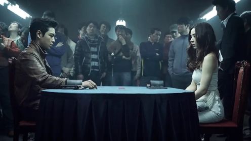 《老千2神之手》韩国最变态的赌局，为了防止出千，必须脱光衣服打牌