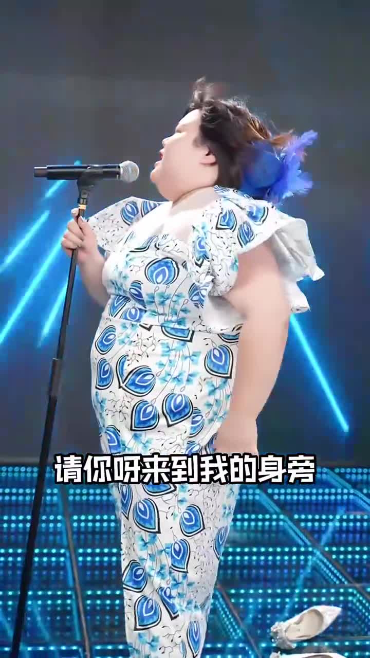 美国摇滚女歌手尿粉丝图片