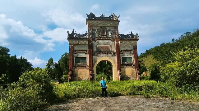 一座造型雄伟独特的古牌坊,岑溪水汶镇“五世衍祥”牌坊