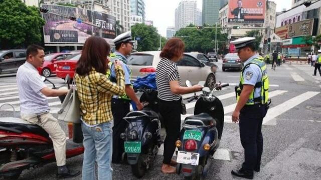 电动车实行“一车一票”?不再盲目禁止?网友:终于等到这一刻