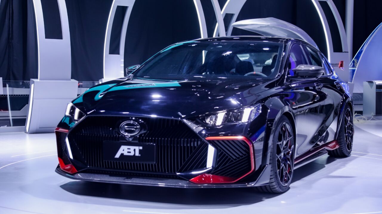 繁华闹市猛兽出笼,影豹r·abt联名版闪耀上海车展