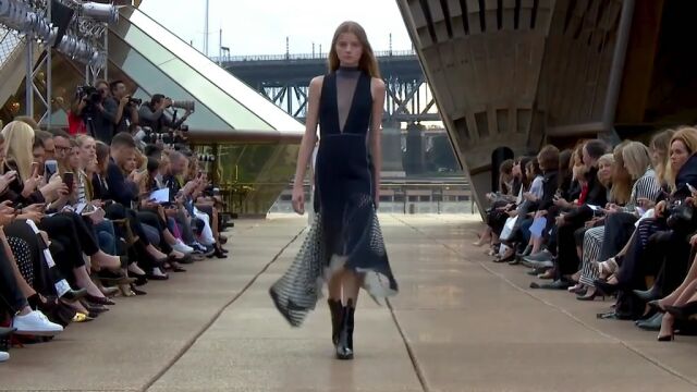 澳大利亚服装品牌Dion Lee 2018年假日系列秀场