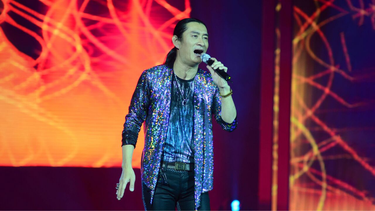 黄安经典老歌《样样红》,谁还记得这首30年前,火遍大街小巷的歌曲