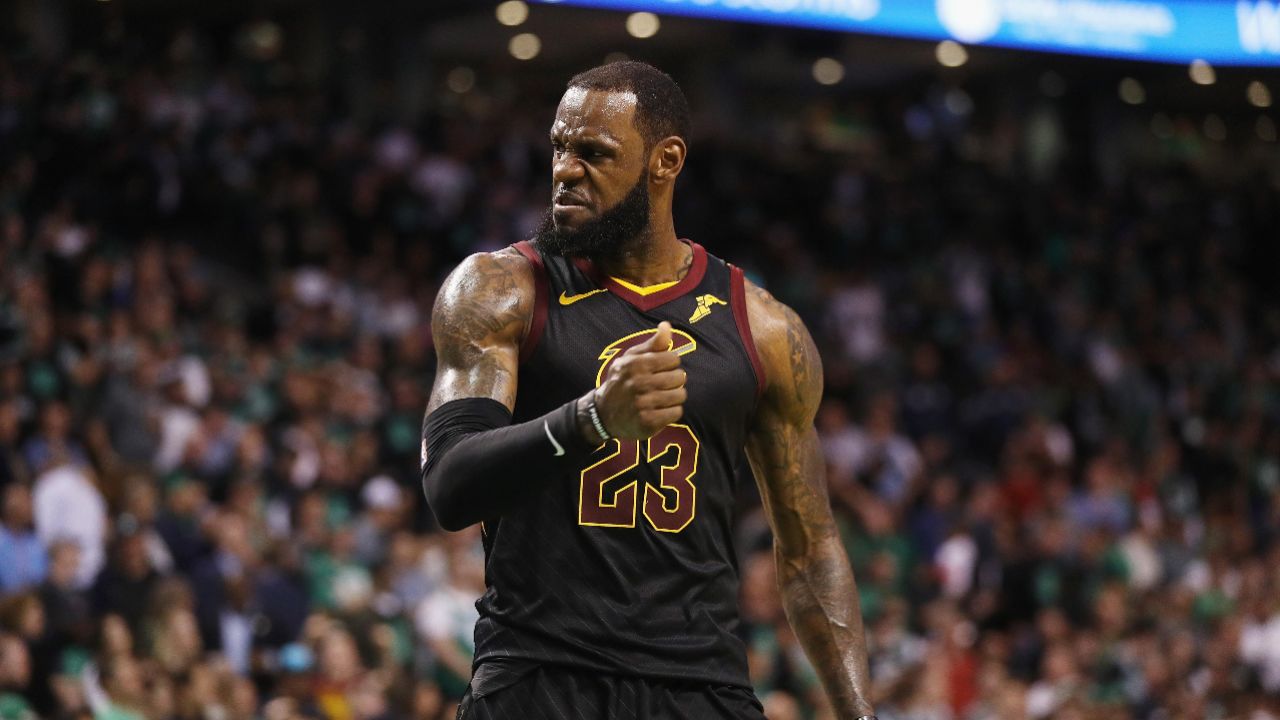 0-2也能翻!回顾18年詹姆斯大逆转绿军,g6超神46分经典流传