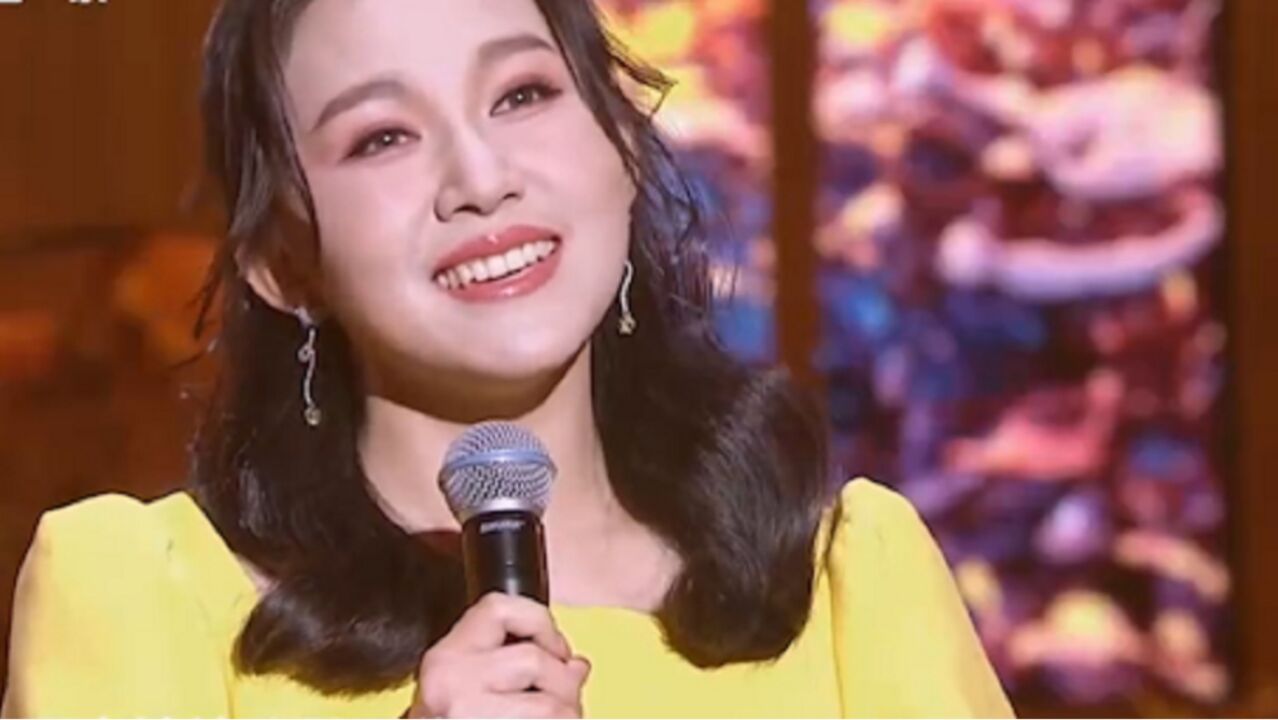 李百灵演唱《约定》,经典旋律再现舞台,满满的回忆