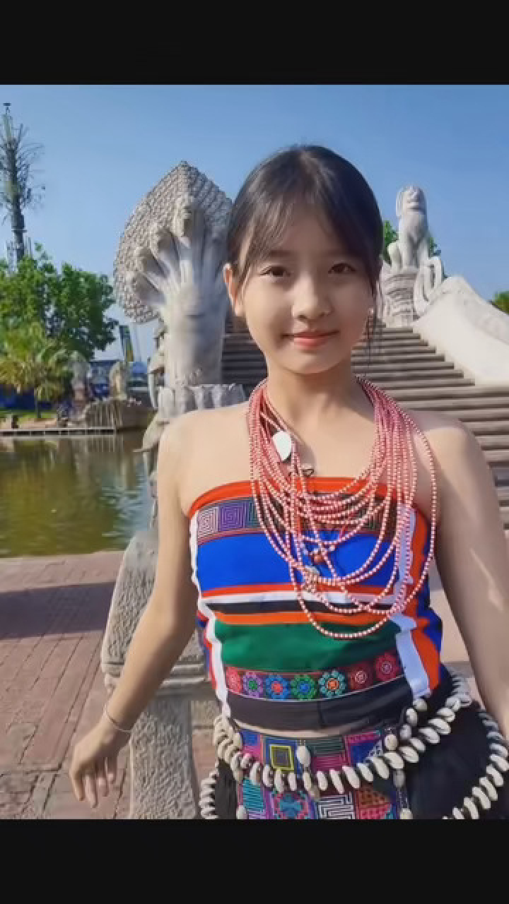 漂亮的哈尼族姑娘 #追着春风去云南 #宠己变美季