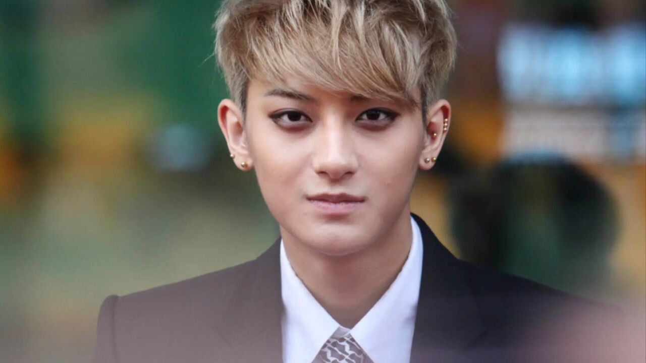 暴躁富豪黄子韬,百亿身价赶超王思聪,坐拥5亿飞机却悄悄做慈善