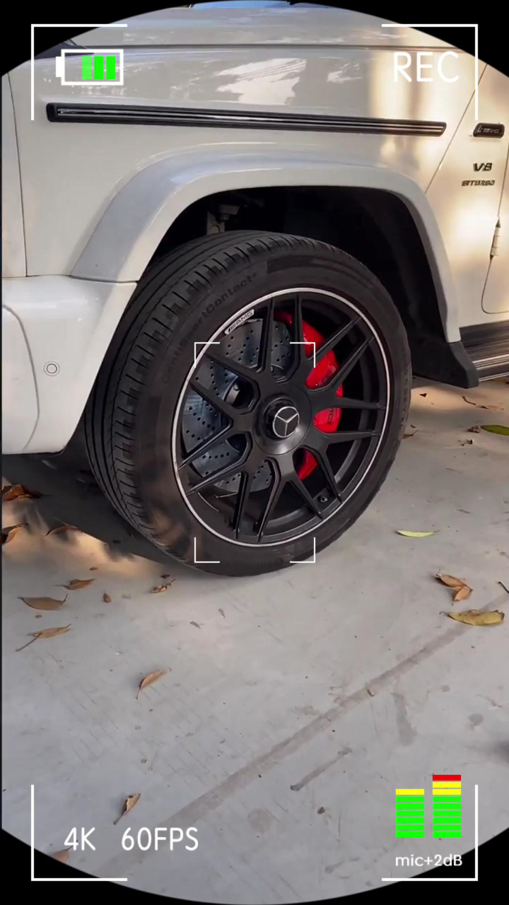 新奔驰g500升级改装阿吉博罗10活塞定制白色巴博斯刹车卡钳大连德利