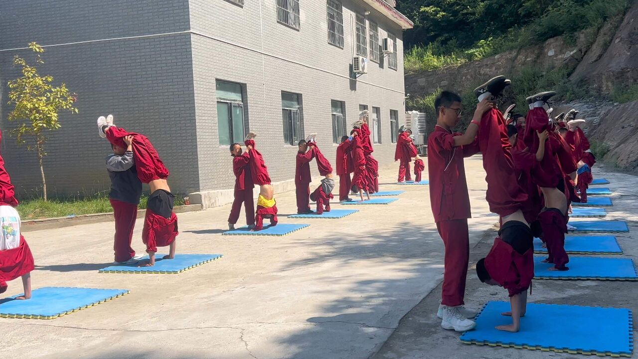 湖北武当山文武学校招生中 武术一二班学员