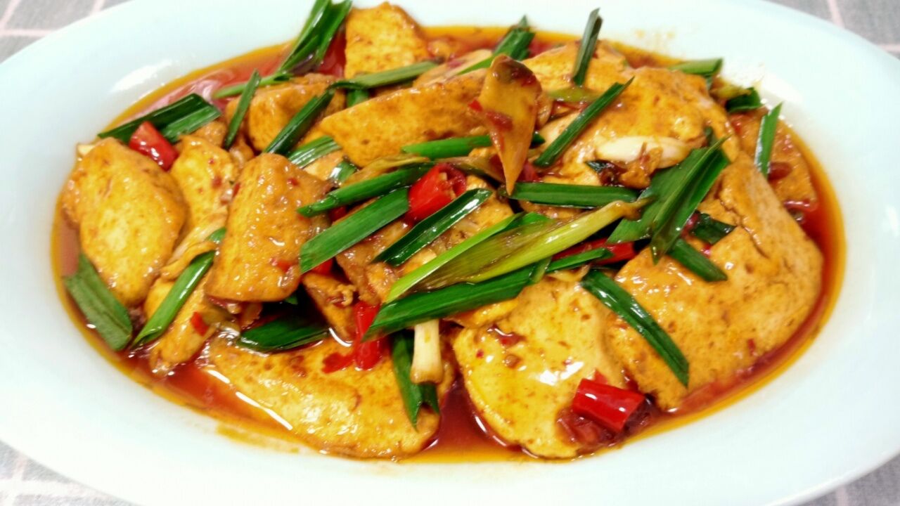 都说心急吃不了热豆腐,大厨教你"泡椒烧豆腐"简单粗暴,超下饭