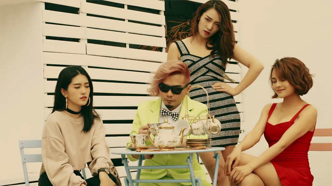 歌名 萧全 - 海草舞(原版mv)