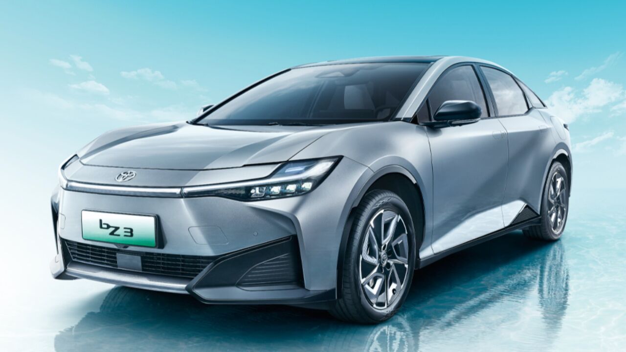 丰田全球首款纯电轿车 一汽丰田bz3 全家欢享的移动会客厅