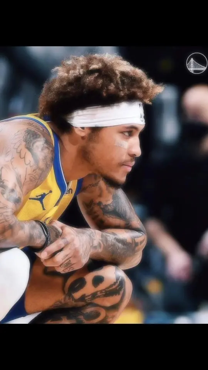 勇士 #乌布雷 勇士至少还得再签俩人,期待自由球员都雷子回去吗?