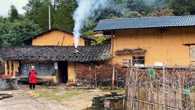 江西大山深处的土房子