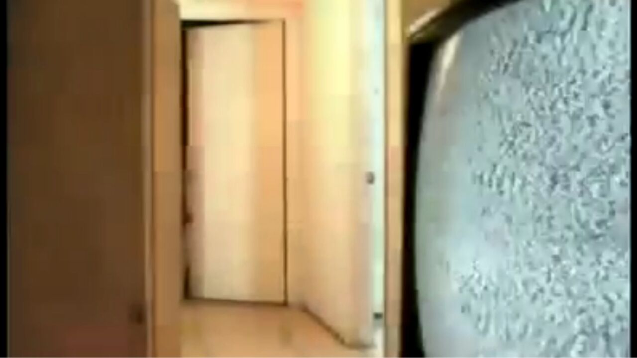Find in video from 09:20 姉は幸せに暮らす一方、妹は惨