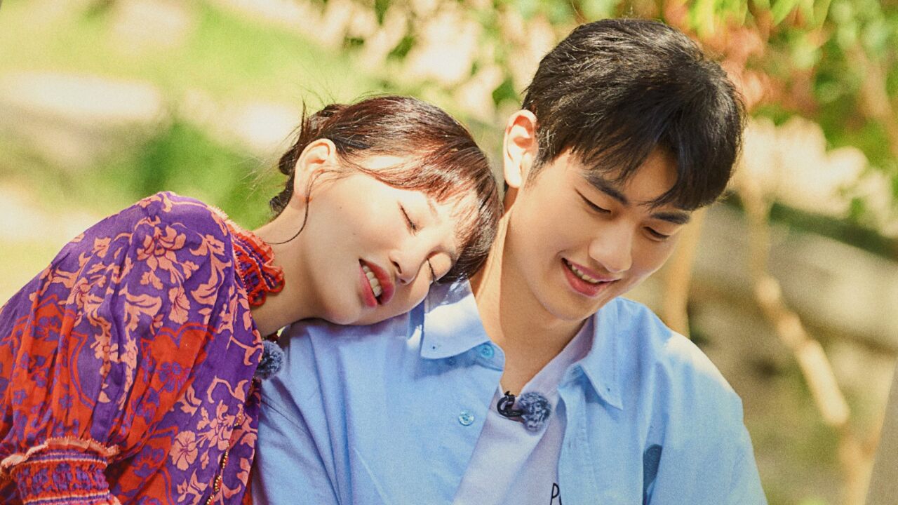 孙丞潇谈金莎鼓励自己的方式,牵手拍背摸摸头,自嘲与狗同理