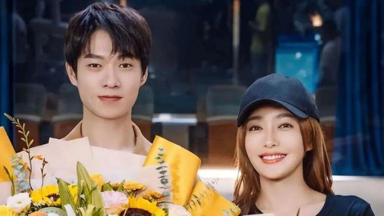 秦岚魏大勋恋情再添实锤!全程手挽手显亲密,恋情稳定疑似同居