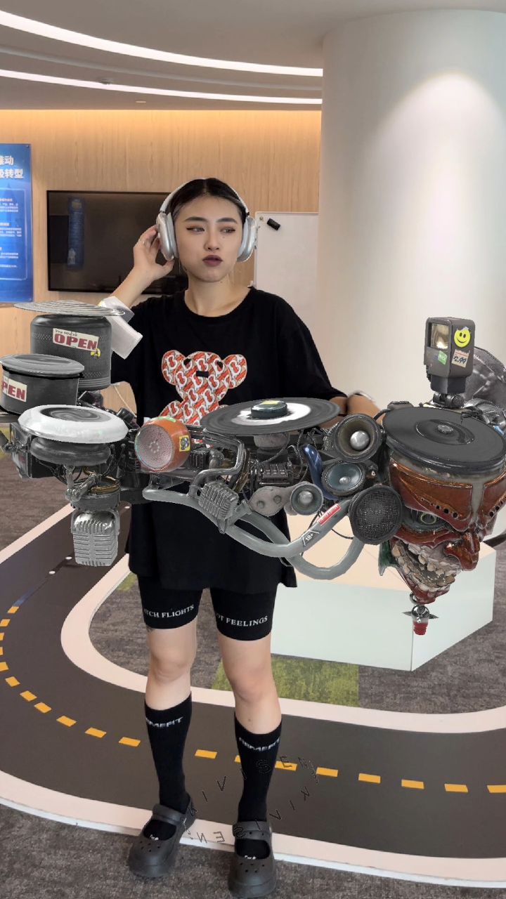 首位虚拟人dj李跳跳jumpin在北京草莓音乐节成功出道