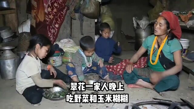 一天要带四个孩子,也挺不容易的#