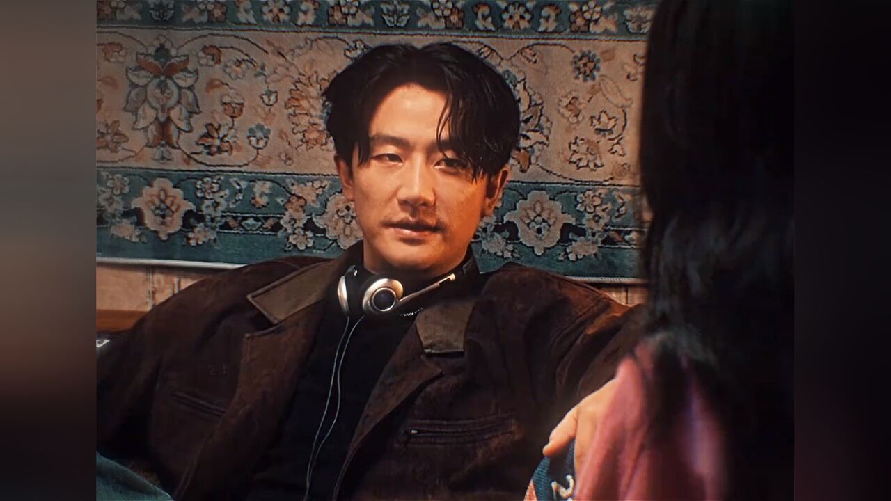 黄轩:导演这个怎么演. 导演:你放开点就.你还是收敛点#电影莫斯科行动