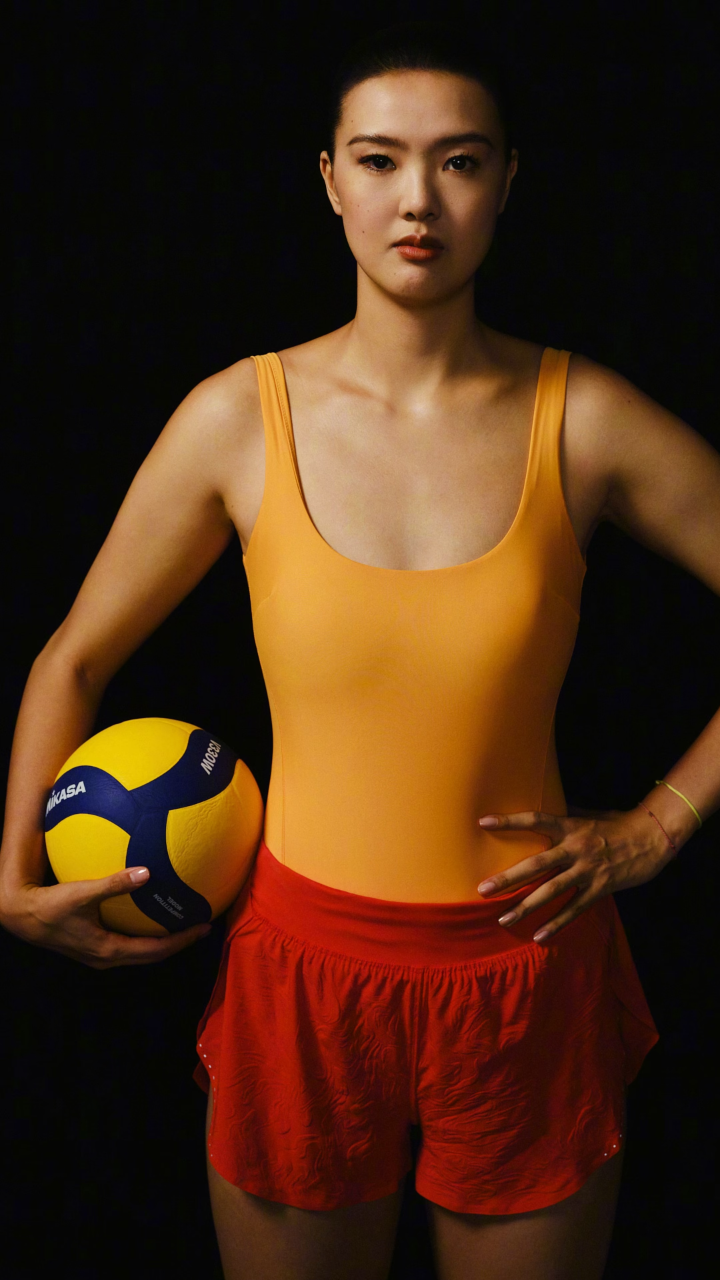 为排球项目代言!张常宁登上vogue金九刊