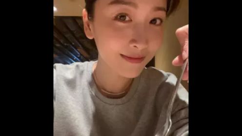 周丽淇44岁生日与老公儿子度过 晒和老公同时亲吻儿子头发温馨合影