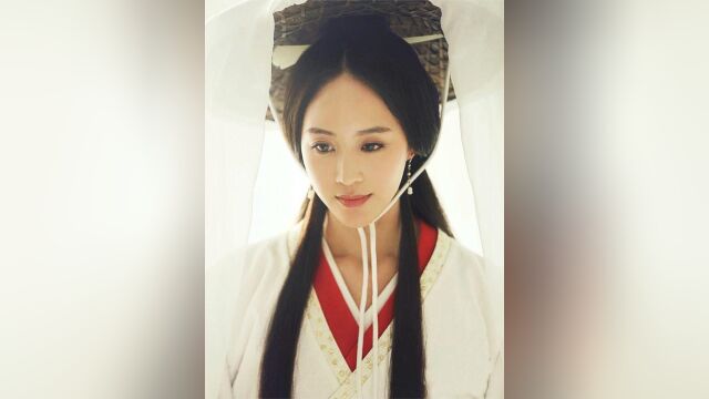 皇后失宠成不孕女,心狠杀弃妃夺子,怎料弃妃一杯毒酒让她跪趴