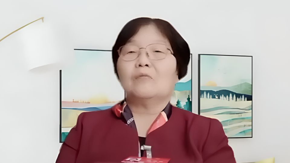 赵冬苓代表:建议企业和国家共同承担女职工生育成本