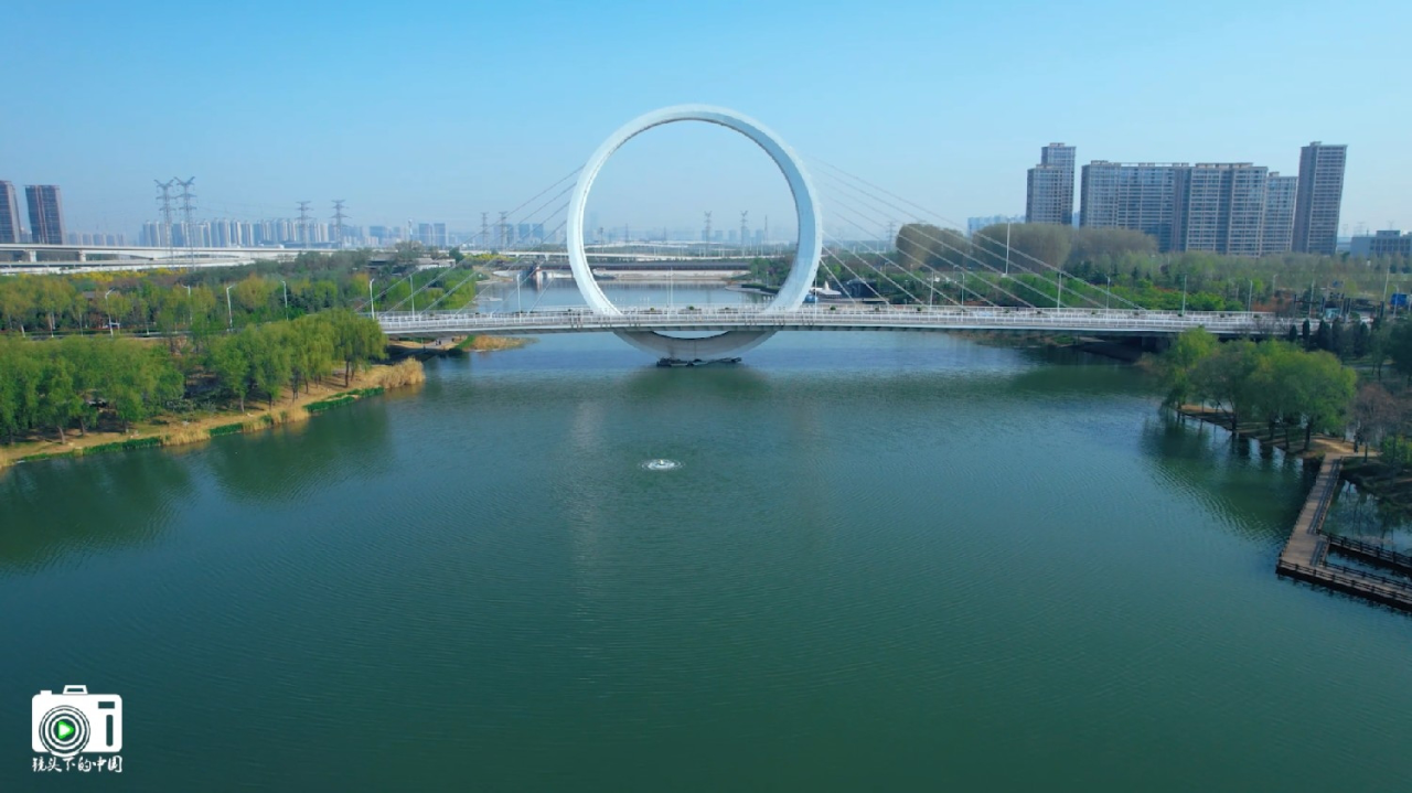 郑州滨河新城蝶湖春日美丽景色.