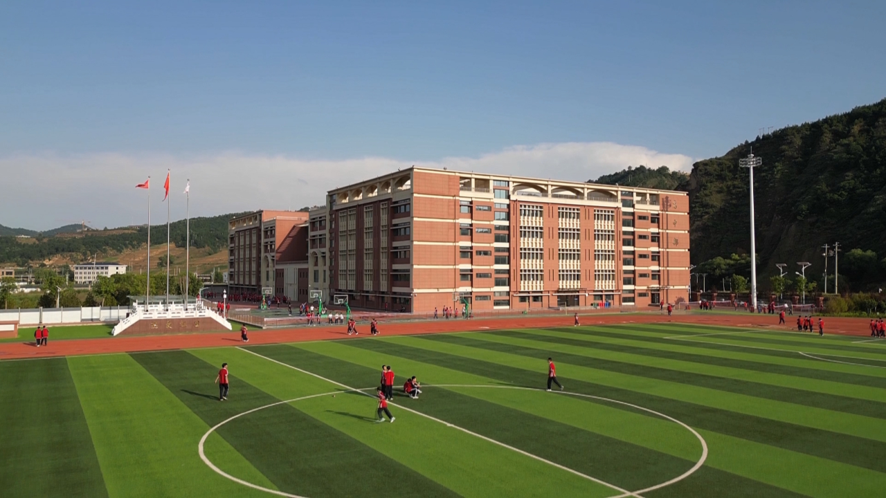 子长市中学:多措并举 办好人民满意教育的步伐更加坚定