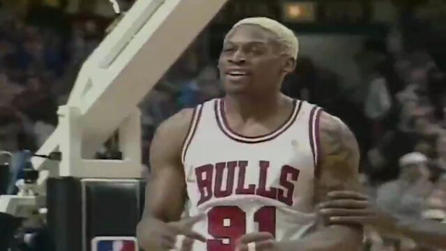 75大成员罗德曼生日快乐!5冠2次dpoy7次篮板王 生涯场均7.3 13.2!