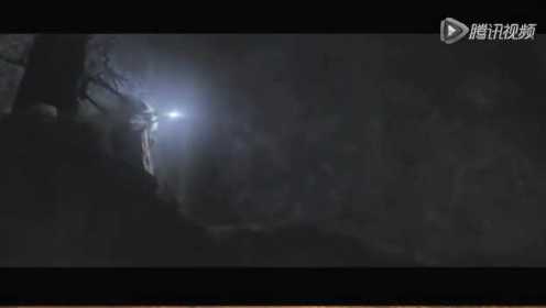 甘道夫深入“戒灵坟墓”调查“魔窟剑”来源  《霍比特人2》首段片花