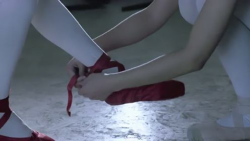 《巡楼人之舞灵》精彩片段：美女舞蹈演员用灵魂交换红舞鞋