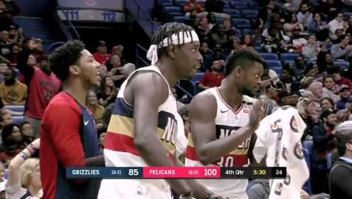 《NBA全场集锦》【得分】低位小霸王！奥卡福甩开格林强吃抛投2+1引爆全场