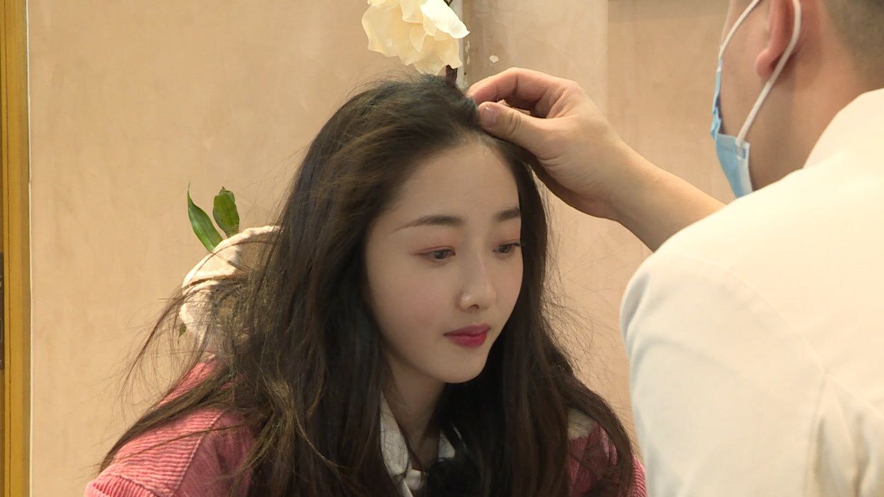 蒋梦婕现场公开自己的头发监测报告_综艺_高清1080p在线观看平台_腾讯