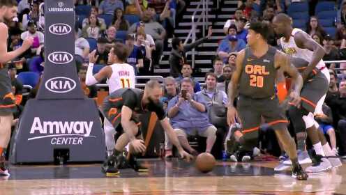 《NBA全场集锦》老鹰传球失误送大礼 富尼耶闪电反击完成上篮