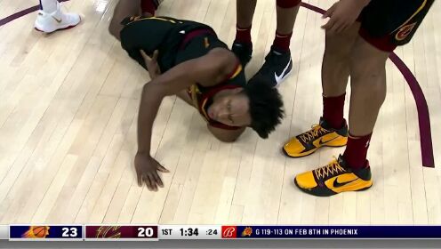 《NBA全场集锦》小脑袋瓜聪明得狠！塞克斯顿无惧防守强行出手2+1