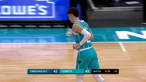 《NBA全场集锦》八倍镜甩狙！鲍尔底角三分一箭穿心