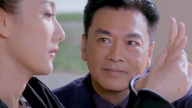 《守护丽人》第46集02:无耻!黄志高将芷晴推到后发现她身下出血,竟是选择直接离去