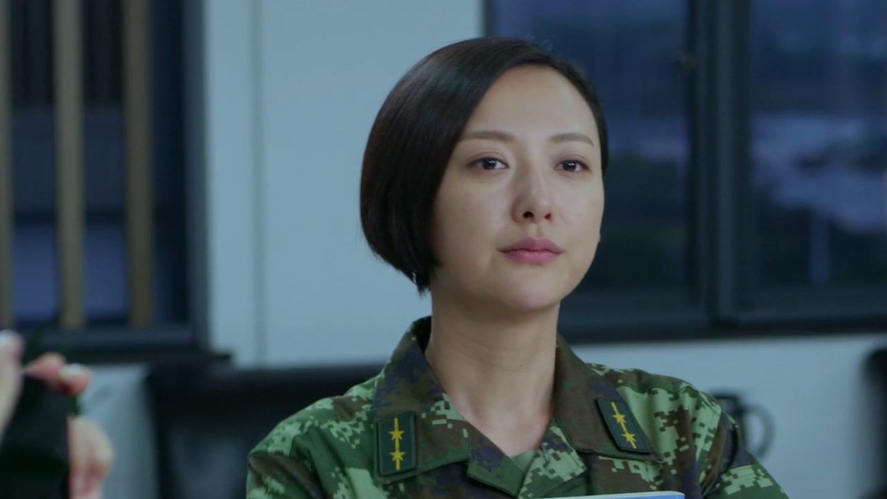 《火线出击(上)》第8集01:张梦一和江涛为带兵理念的不同两人争的面红