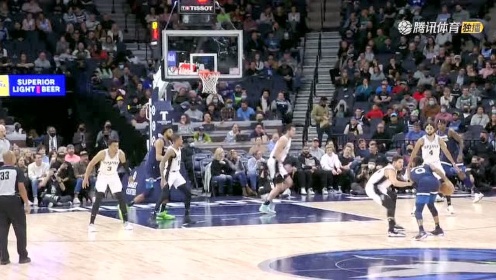 《NBA全场集锦》打球要动脑子！ 拉塞尔利用规则造成3+1