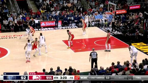 《NBA全场集锦》莫兰特上篮落地疑似受伤 腿部不适返回更衣室