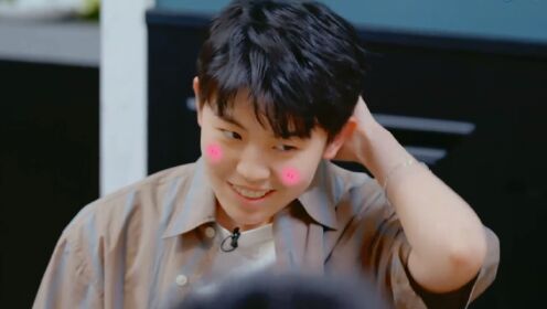 闪闪发光"十八岁"的何拜亮格_综艺_高清1080p在线观看平台_腾讯视频