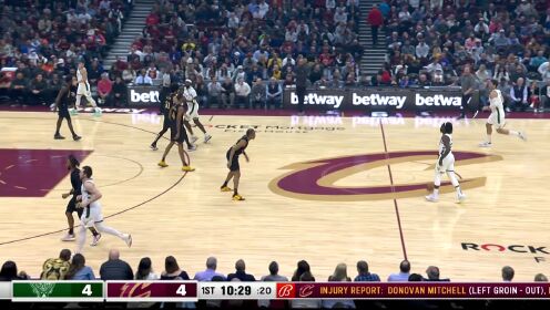 《NBA骑士》洛佩斯切入禁区空接暴扣 莫布利避重就轻小抛投轻松命中