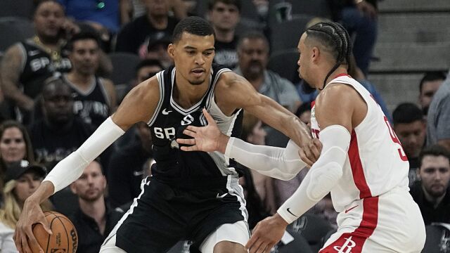 火箭122-126马刺 申京空砍25+14+7文班亚马再显天赋