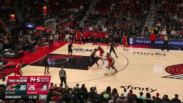 点燃主场火热氛围！梅斯潇洒妙传克里斯-穆雷一飞冲天隔扣艾伦