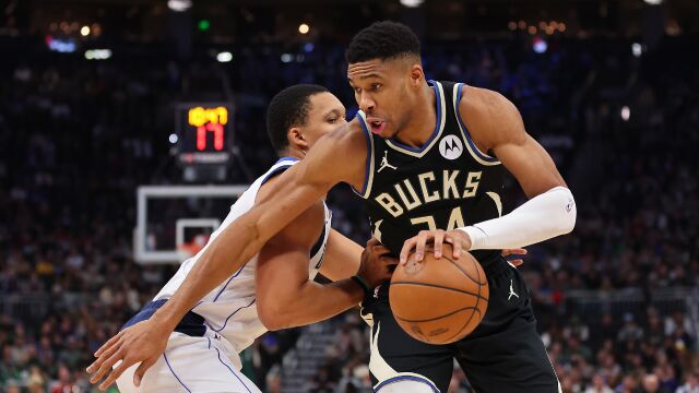 独行侠vs雄鹿精华纯享 雄鹿迎四连胜 东欧组合74分成空砍