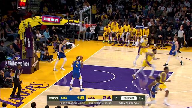 佩顿大鹏展翅追帽八村垒 伍德眼疾手快双臂暴扣得偿所愿