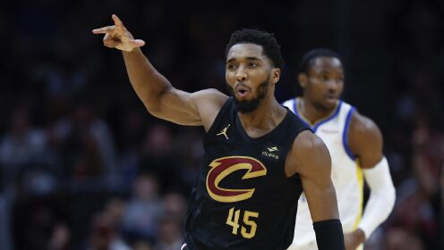 《NBA骑士》【纯享】勇士vs骑士精华纯享 库里空砍28分孤立无援米切尔31+7